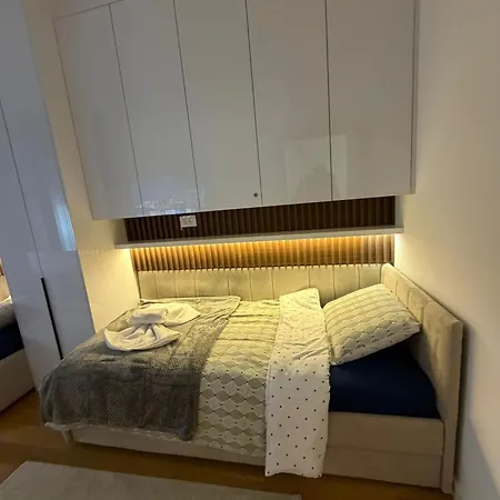 Skylux Balkan Square 즐라티보